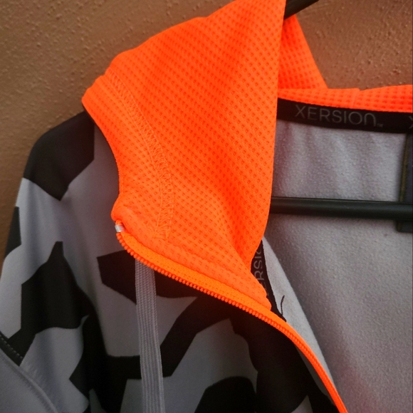 XERSION GRAY BLACK AND ORANGE CAMO FULL ZIP HOODIE-SIZE XL- UNISEX - Picture 5 of 7